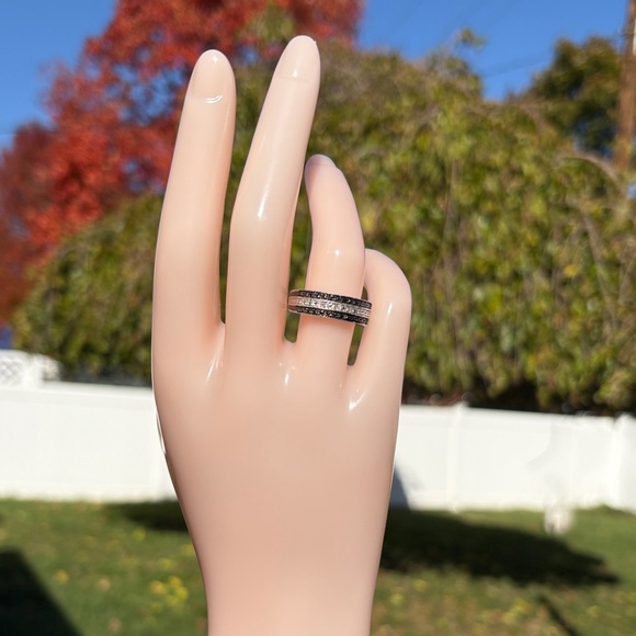 Genuine Natural Black and White Diamond Band Ring Sterling Silver Unisex Size 7 - Picture 3 of 15